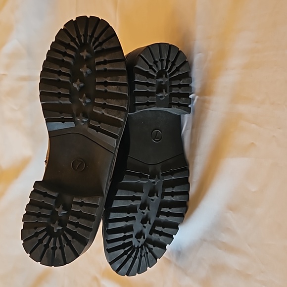 Ladies Short Boots - Picture 6 of 6